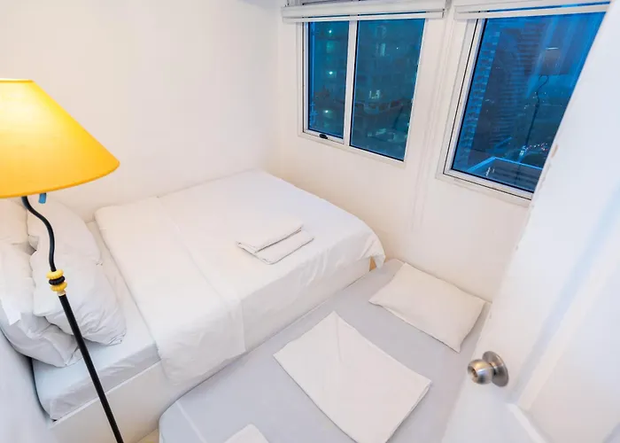 A2j Executive 3br Loft Bgc *